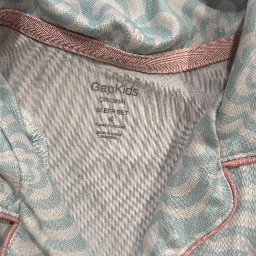 GAP PJ set - Picture 2 of 5